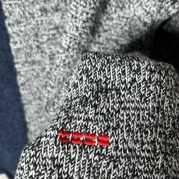 Peace Love World Two Tone Sweater Size Small - Picture 9 of 11